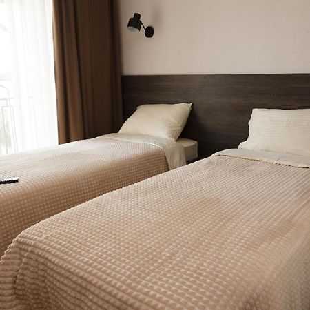 Colinele Aurii Cimislia Hotell Exteriör bild