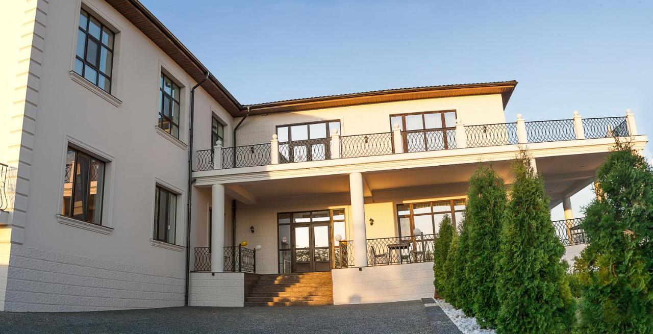 Colinele Aurii Cimislia Hotell Exteriör bild