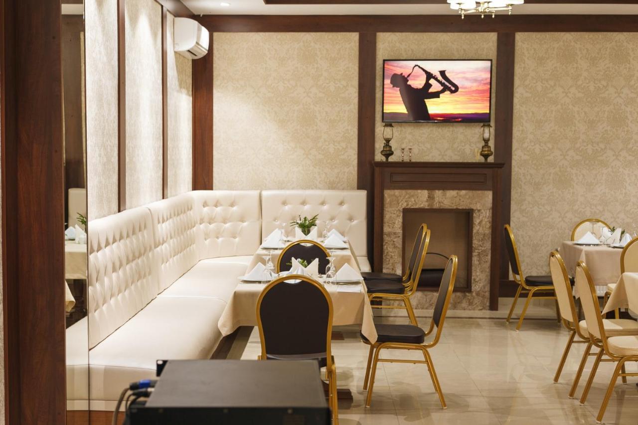 Colinele Aurii Cimislia Hotell Exteriör bild