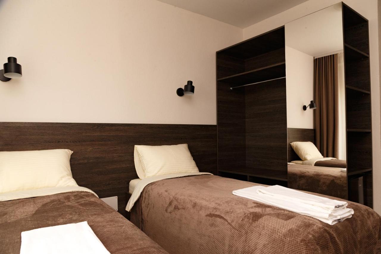 Colinele Aurii Cimislia Hotell Exteriör bild
