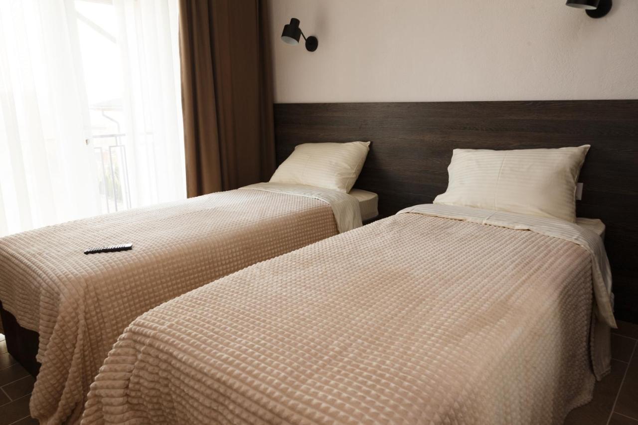 Colinele Aurii Cimislia Hotell Exteriör bild