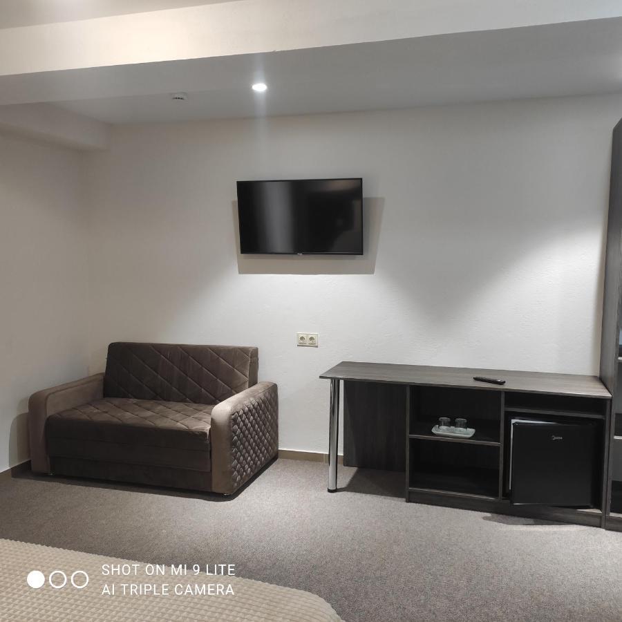 Colinele Aurii Cimislia Hotell Exteriör bild